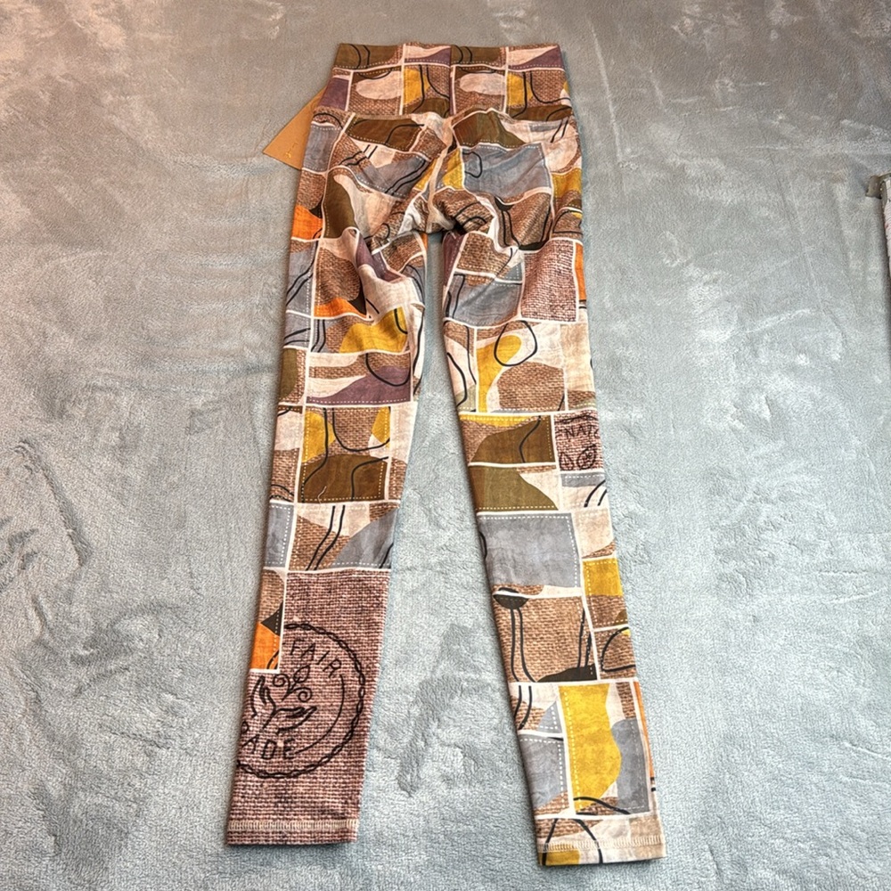 NWT Niyama Sol Tanzania Barefoot Legging Size Small - Picture 7 of 14